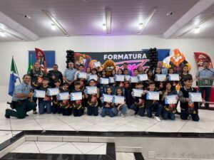 Polícia Militar forma alunos de escolas particulares de Coxim pelo PROERD