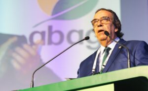 Presidente da Abag considera tarifaço de Trump um ‘desastre’ para o agro brasileiro