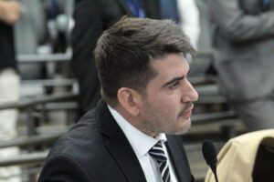 Rafael Tavares: CCJ aprova projeto que obriga toxicológico e antecedentes criminais para quem trabalha com crianças