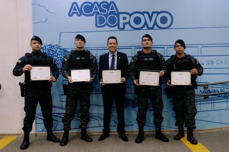 Vereador Clodoilson Pires entrega Moção de Congratulação ao Batalhão de Choque por ação heroica na BR-267