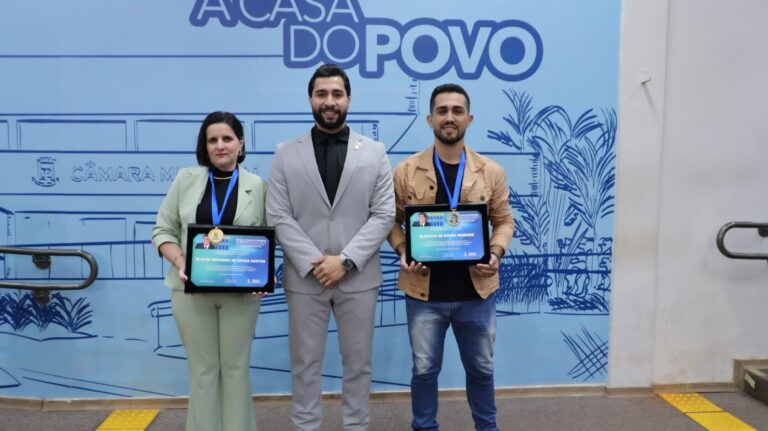 Vereador Fábio Rocha homenageia profissionais de destaque durante Sessão Solene em comemoração ao Dia do Contabilista