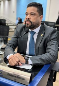 Vereador Professor Riverton se posiciona contra aumento de impostos na construção civil e defende categoria
