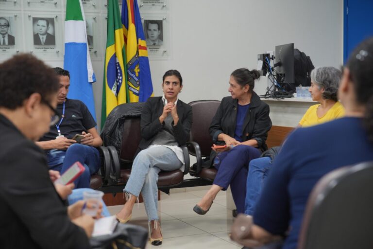 Vereadora Luiza se reúne com profissionais para discutir a precarização da assistência social em Campo Grande