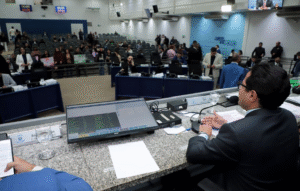 Vereadores derrubam veto e mantém projeto de apoio às mães atípicas