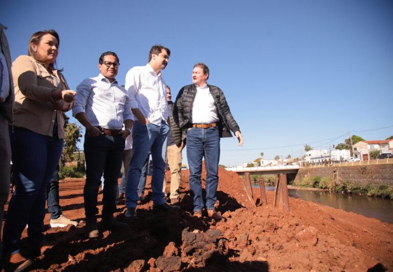 Vereadores vistoriam obras na Avenida Ernesto Geisel e prefeita garante conclusão até fevereiro