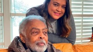 "Até os 50 bilhões de anos": Gil homenageia Preta