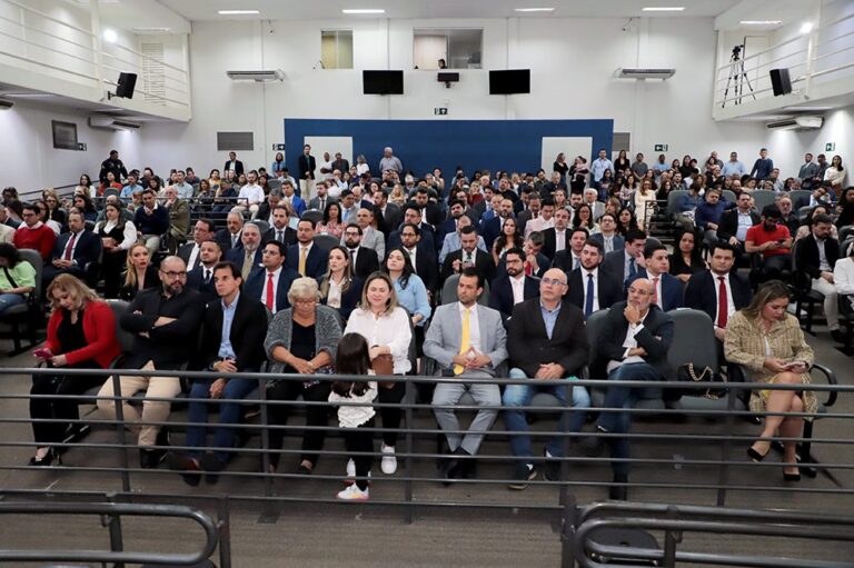 Advogados são homenageados em Sessão Solene na Câmara