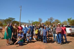 Agricultores recebem estações meteorológicas para monitoramento climático