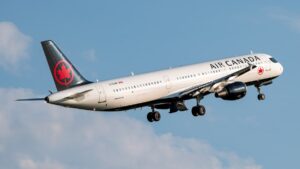 Air Canada inicia suspensão de voos após aviso de greve