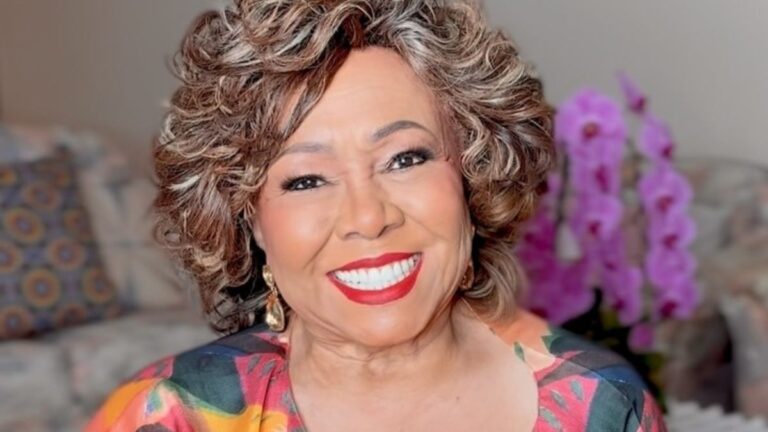 Alcione desmente boatos de internação: "Vivo no país da alegria"