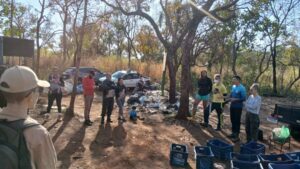 Assessoria do vereador Maicon Nogueira participou de ação ambiental na Cachoeira do Ceuzinho
