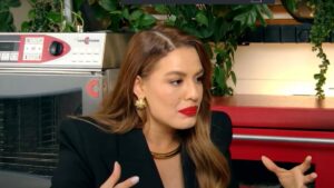 Beatriz Reis diz querer seguir passos de Silvio Santos na TV