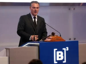 Brasil busca diálogo, mas não negociará soberania, afirma Fávaro