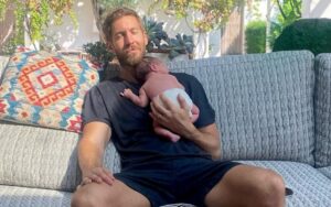 Calvin Harris anuncia nascimento do primeiro filho; veja fotos