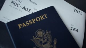 Carimbo em passaporte: Europa terá controle de viagem eletrônico