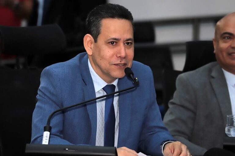 Clodoilson Pires apresenta indicações de melhorias viárias e iluminação em bairros de Campo Grande