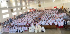 Coxim acolheu mais de 600 coroinhas e acólitos no Encontro Diocesano