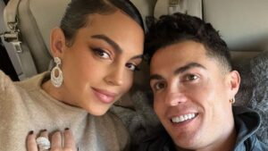 Cristiano Ronaldo pede Georgina em noivado com anel milionário