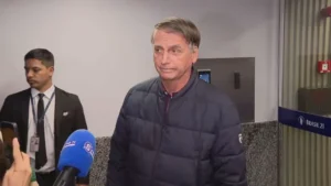 Defesa de Bolsonaro diz que PF buscou desmoralizá-lo