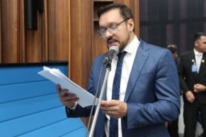 Deputado Lucas de Lima cobra Prefeitura sobre atendimento a protetoras de animais