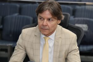 Deputado Paulo Duarte solicita implantação de escola estadual no Riviera Park