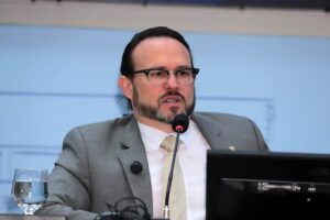Dr. Lívio critica colapso na Saúde de Campo Grande e cobra ação imediata da prefeitura