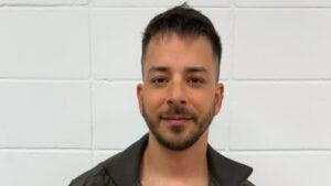Em entrevista, Junior Lima revela experiência amorosa a três