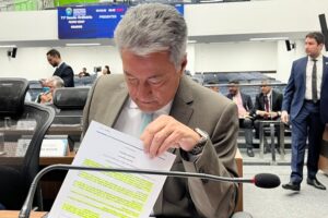 Em homenagem a Luiz Torchetti, Hashioka altera nome da Medalha do Mérito da Juventude
