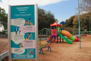 Famílias do José Abrão recebem novo playground no bairro