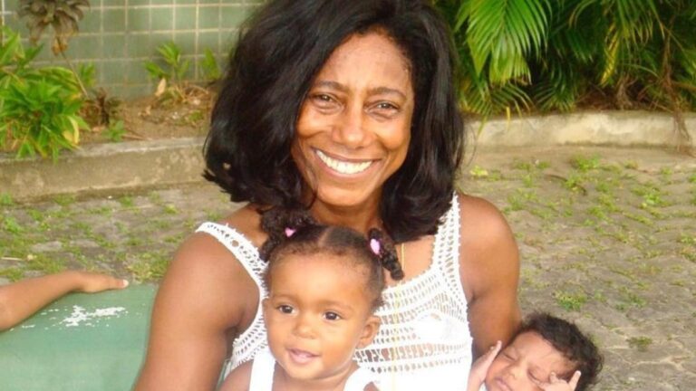 Filha de Glória Maria homenageia a mãe, que completaria 76 anos