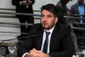 Intervenção de Rafael Tavares devolve segurança e visibilidade em via central