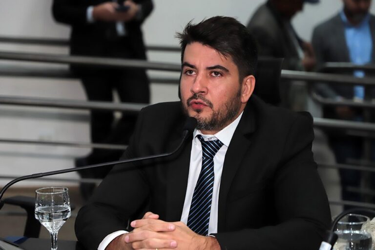 Intervenção de Rafael Tavares devolve segurança e visibilidade em via central