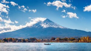 Japonês de 102 anos se torna o mais velho a escalar o Fuji