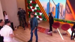 Jovem é agredida por ex durante gravações do "Casos de Família"