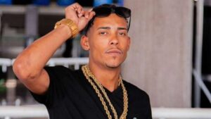 MC Poze é denunciado por tortura e extorsão no RJ