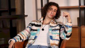 Nick Souza mescla funk carioca e mineiro em 'Abre Espaço'