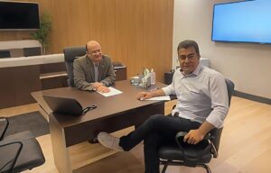 Prefeito se reúne com governador para cobrar aumento de repasses para o Hospital da Vida
