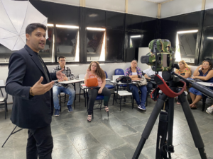 Prefeitura oferece cursos gratuitos de manicure, foto amadora e vendas digital