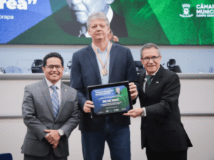 Presidente Papy homenageia Verruck com Medalha Legislativa em comemoração aos 50 anos da Embrapa Gado de Corte