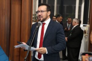 Projeto determina que unidades de saúde e escolas informem sobre o vício em internet