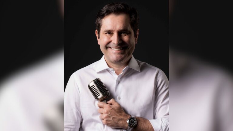 Record lamenta morte de Bob Floriano, ícone da locução
