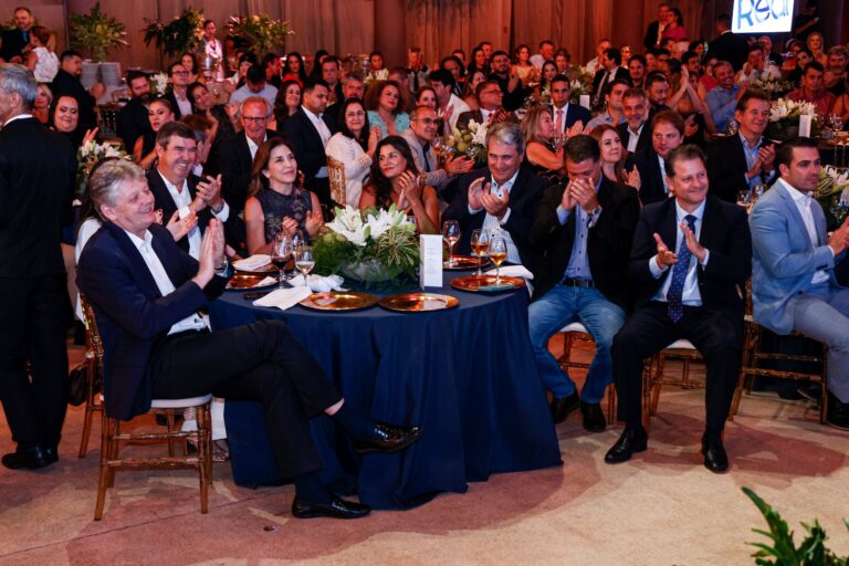 Renato Câmara cria homenagem a médicos-veterinários com nome de Cláudio Martins Real