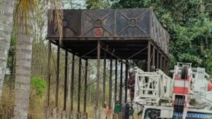 Retirada de caixa d’água que abastecia locomotivas gera protesto