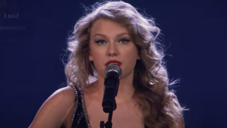 Taylor Swift anuncia lançamento do 12º álbum da carreira