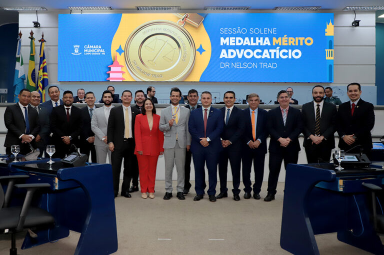 Uma grande noite em homenagem à advocacia: vereador Leinha conduz Sessão Solene de entrega da Medalha do Mérito Advocatício Doutor Nelson Trad