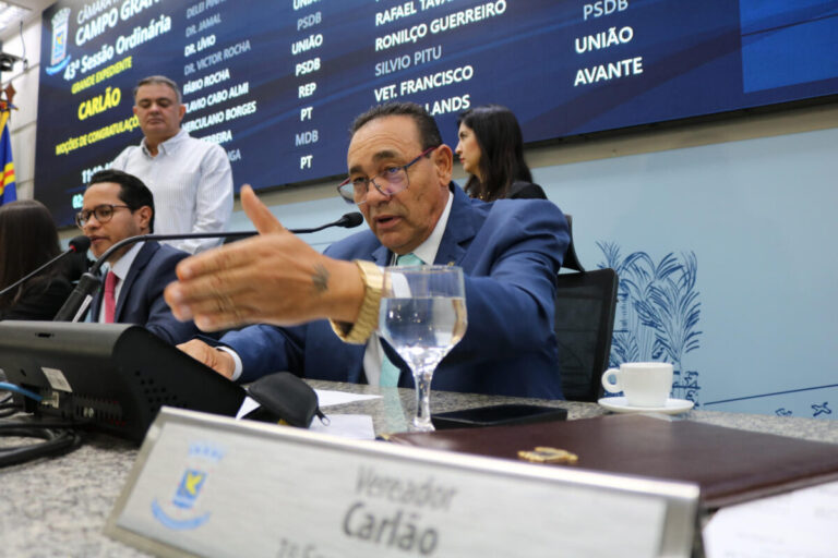 Vereador Carlão cobra da Agetran manutenção e modernização das sinalizações de trânsito