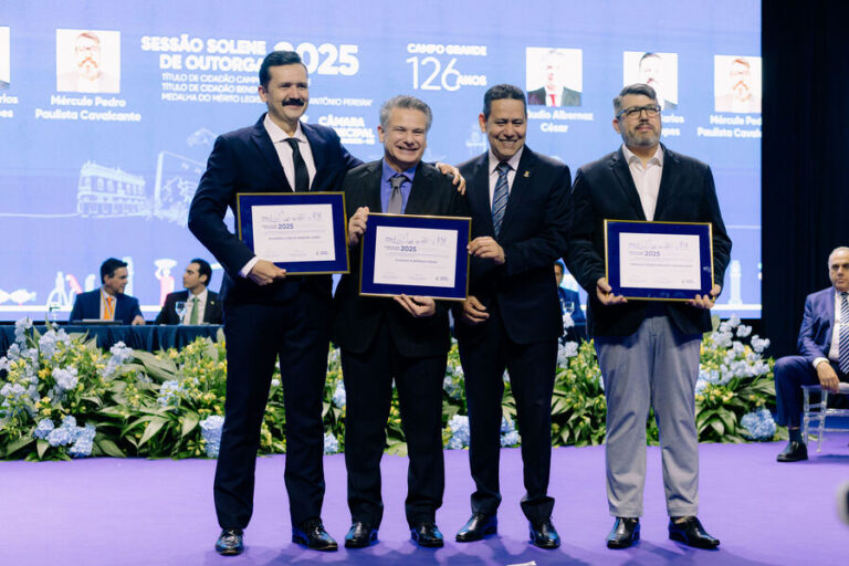 Vereador Clodoilson Pires homenageia médicos que marcaram sua vida em Sessão Solene pelos 126 anos de Campo Grande