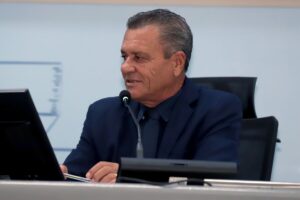 Vereador Delei Pinheiro solicita troca de lâmpadas queimadas em bairros de Campo Grande