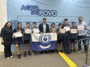 Alunos de Campo Grande recebem moção de Tavares por destaque na robótica