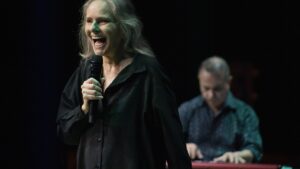 Angela Ro Ro estava internada há três meses; saiba o motivo